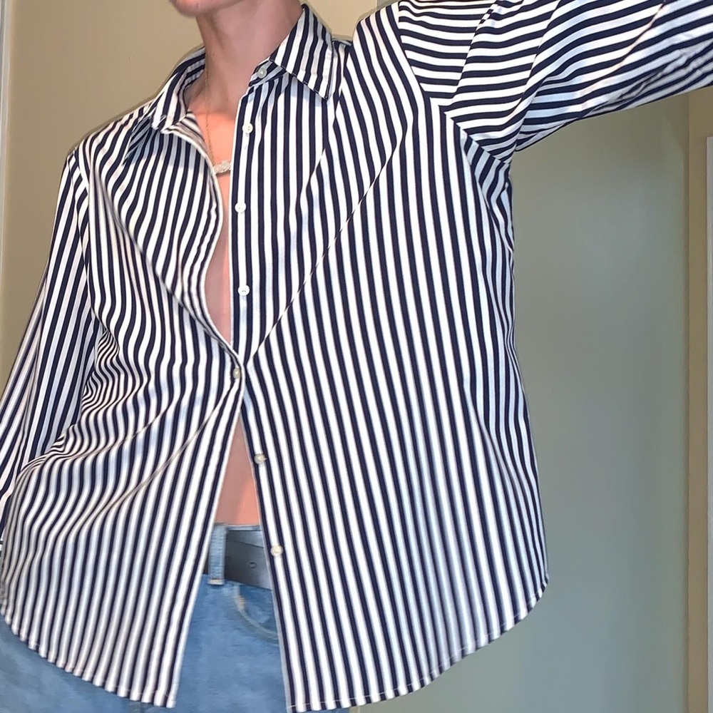 Ralph Lauren Women’s pinstripe button up - Picture 2 of 4